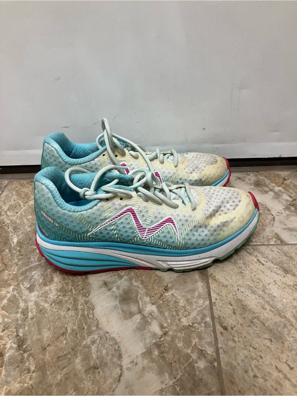 MBT Women's Simba 17 walking shoe